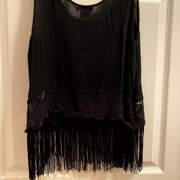 Sleeveless Tank Top with Lace Bottom and Fringe - Picture 2 of 3